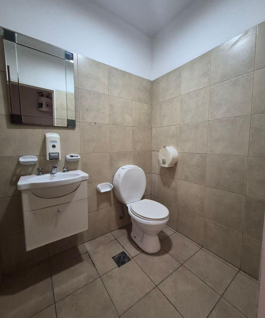 Foto de - Local Comercial en Av. Colon 2134 - Patio y 2 Baños, imagen 5