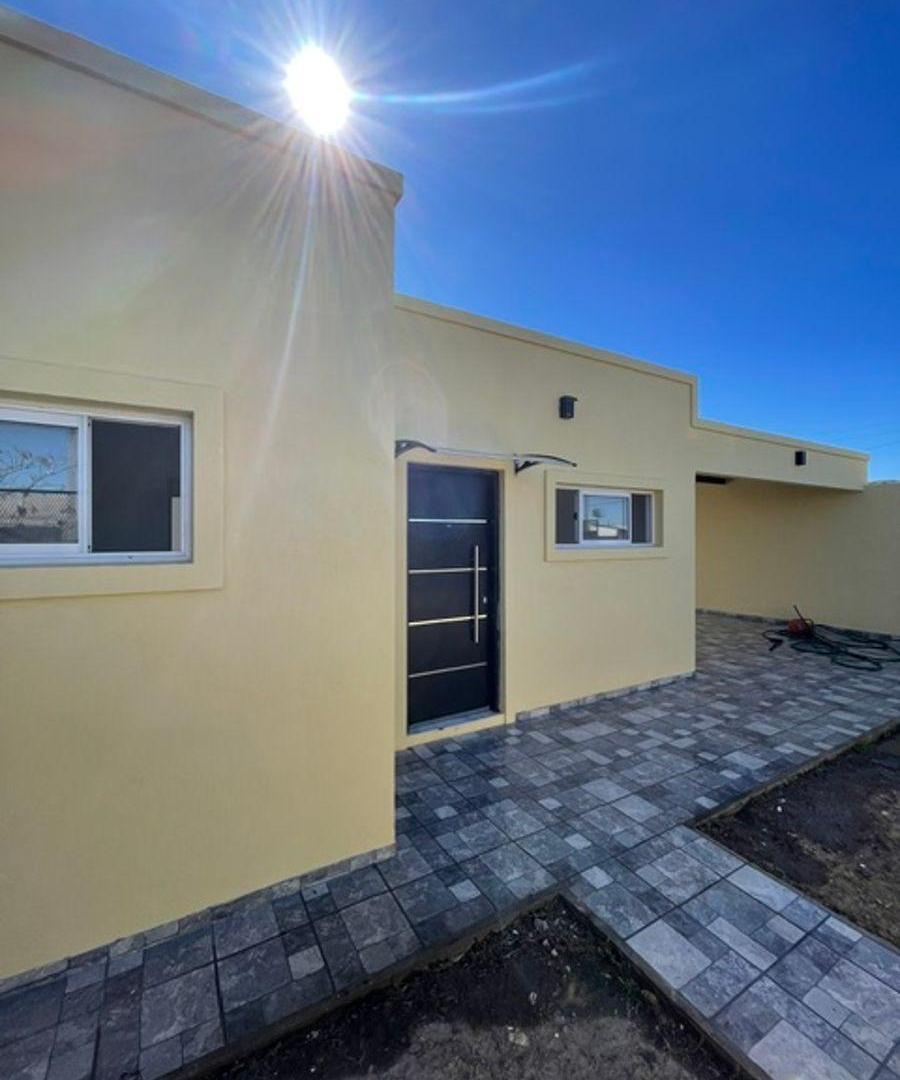 Foto de Vivienda de 3 ambientes y pileta a la venta en Máximo Paz Barrio, imagen 2