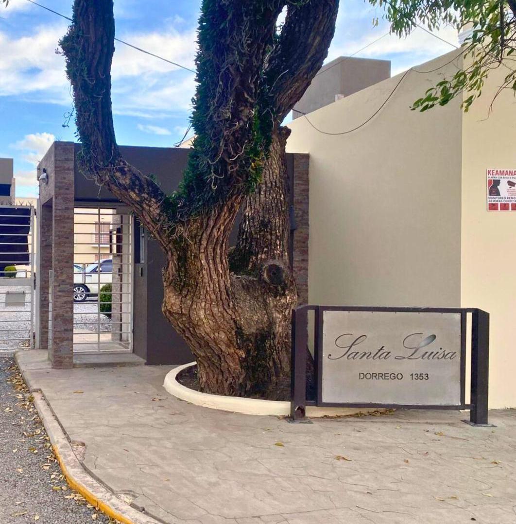 DOS AMBIENTES CON PATIO