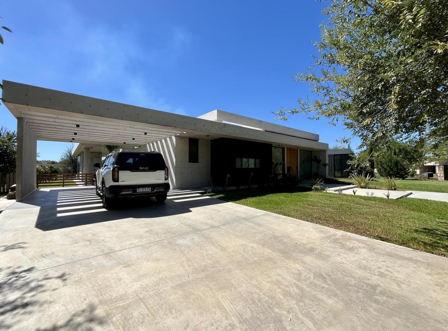 EXCLUSIVA CASA EN HARAS SAN PABLO