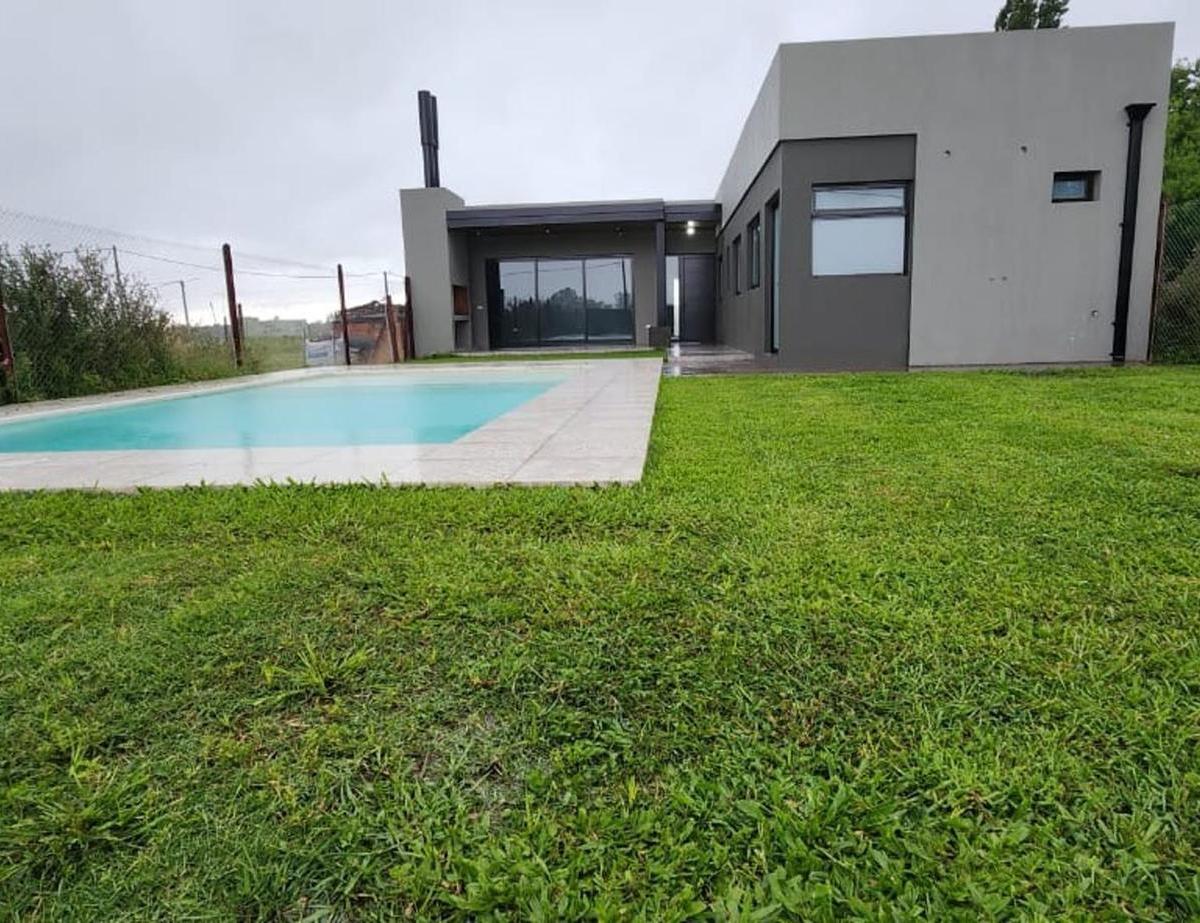 Casa de 4 Ambientes en Venta Fincas de Ibarlucea 5