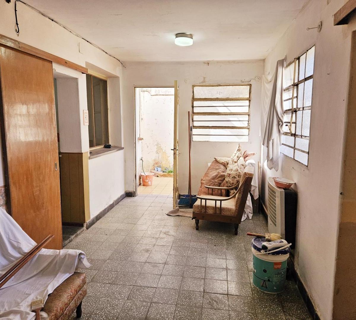 Excelente Casa de 3 Dorm. con Jardin en Barrio Correo 4