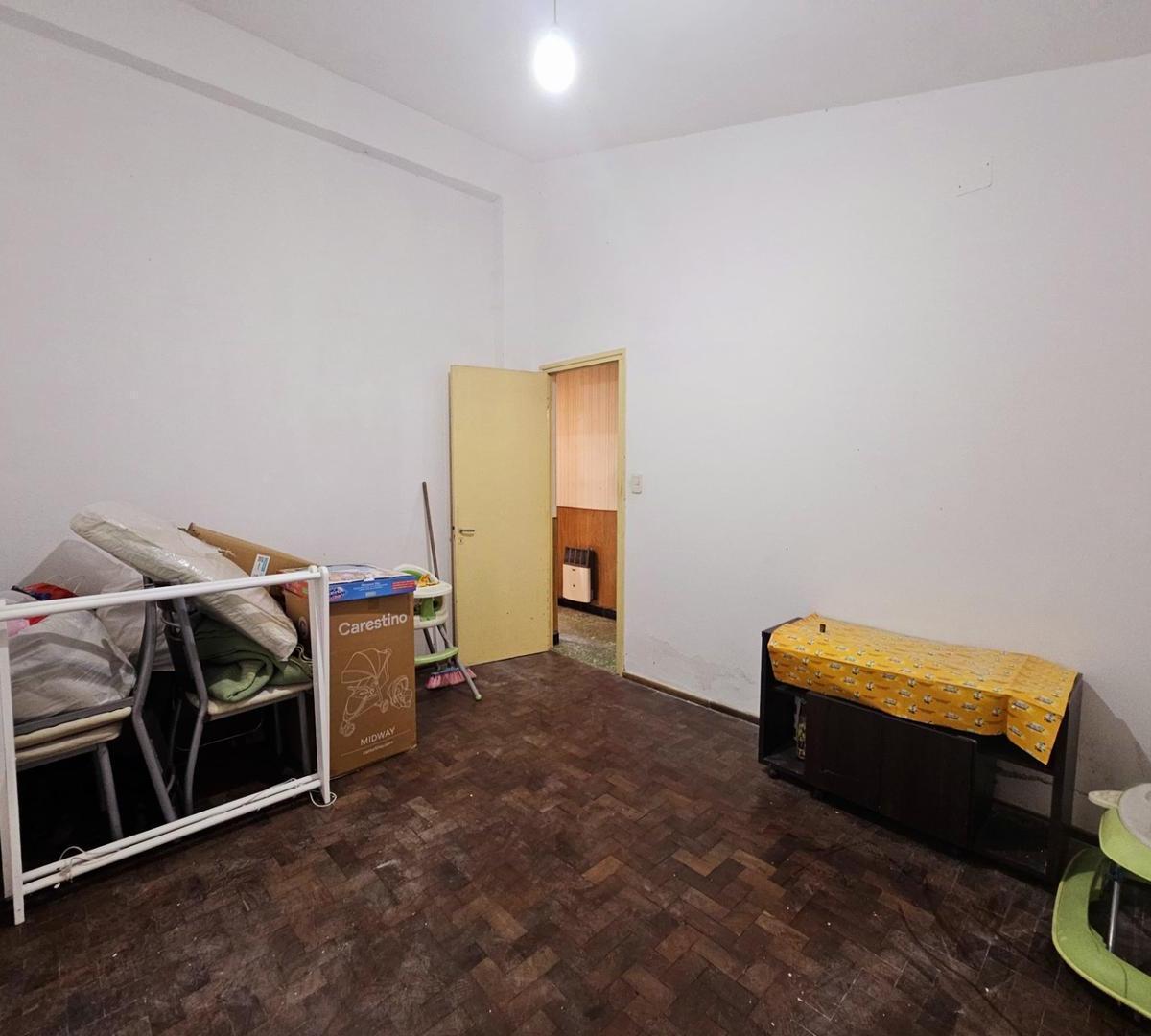 Excelente Casa de 3 Dorm. con Jardin en Barrio Correo 1