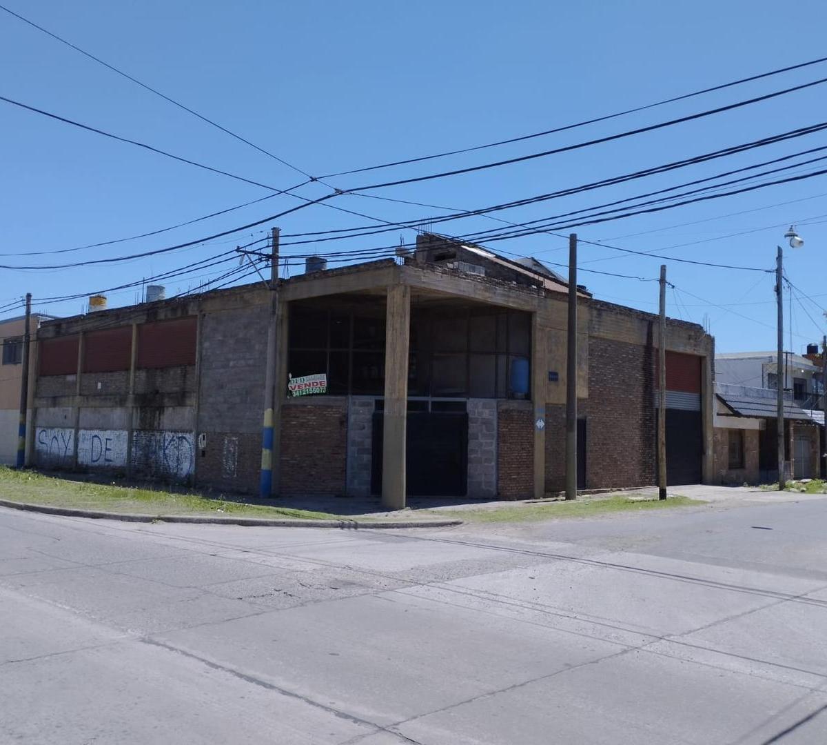 Galpón en Venta - Provincias Unidas y Vélez Sárfield 3