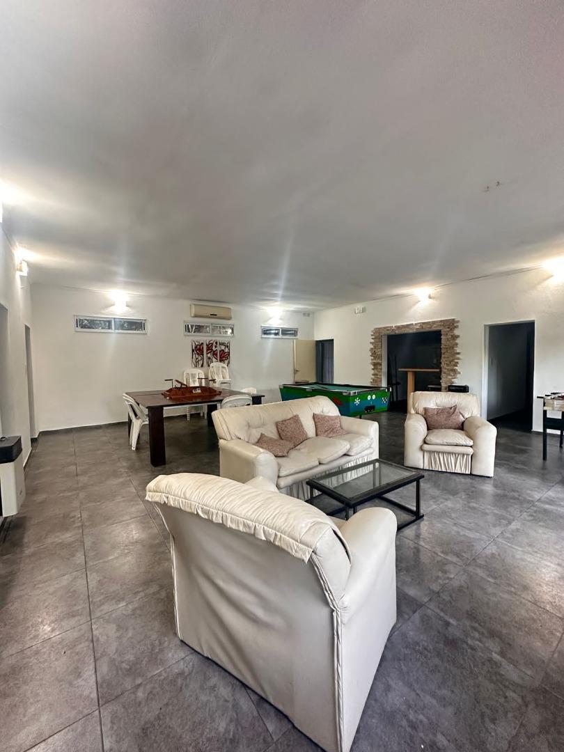 Casa en Venta en Pueblo Esther con Jardin y Pileta 3