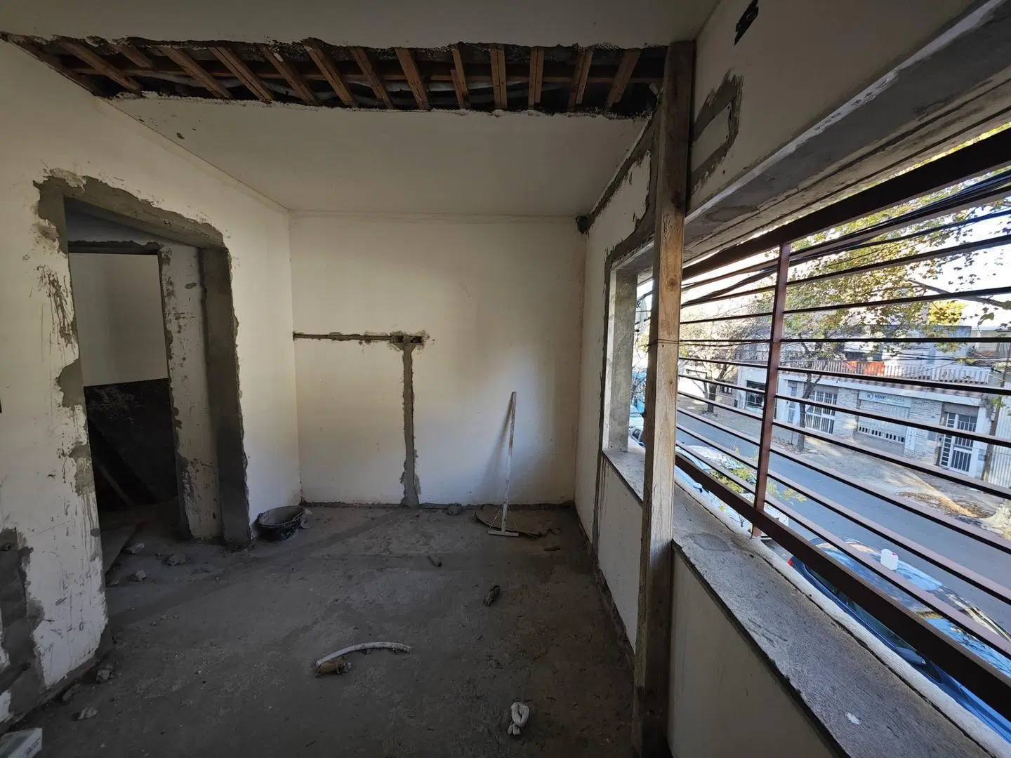 VENTA CASA DE ESTILO ARQUITECTÓNICO A TERMINAR - LOURDES 5