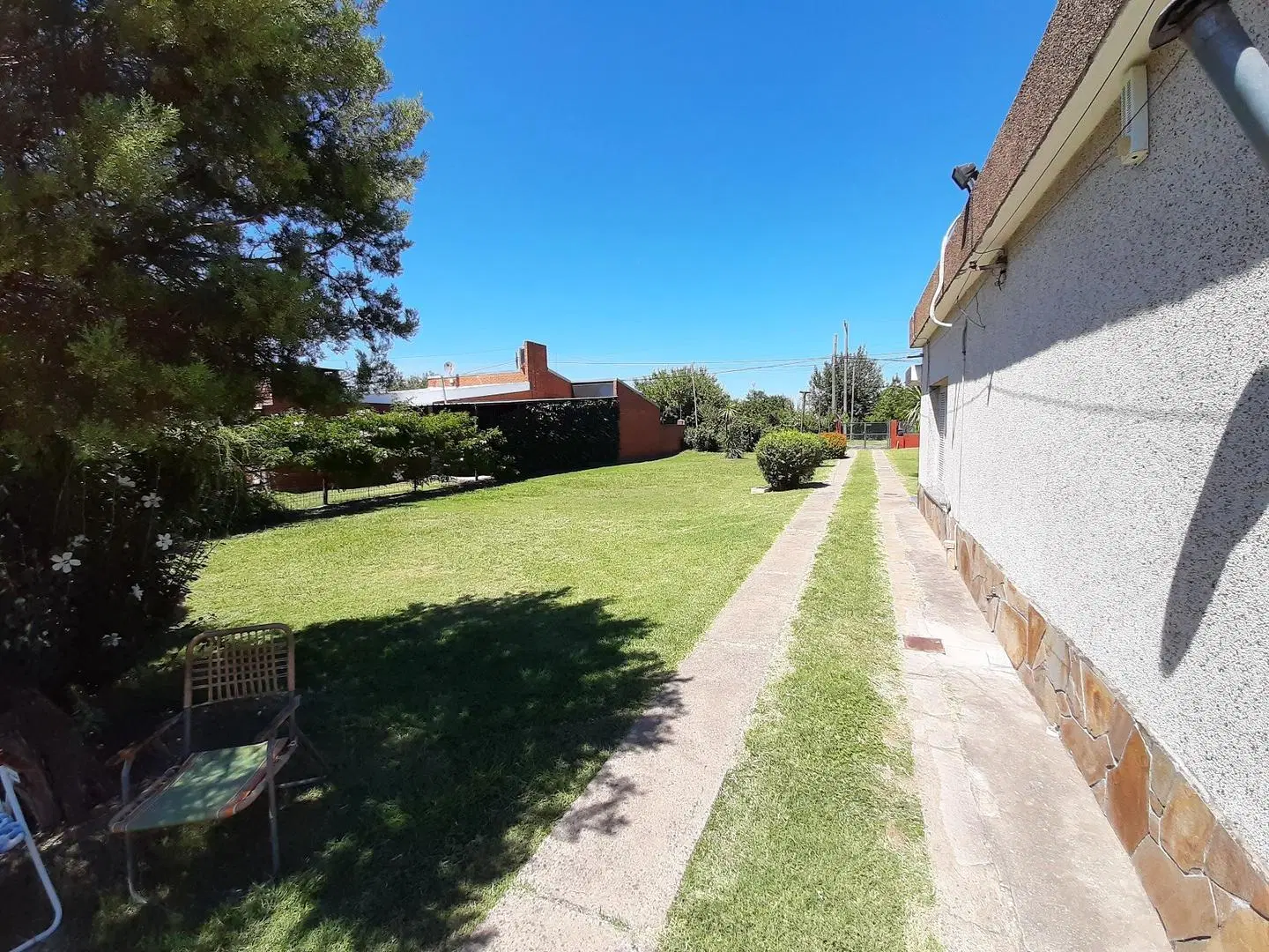 ALQUILER CASA DE 2 DORMITORIOS CON AMPLÍSIMO TERRENO 2