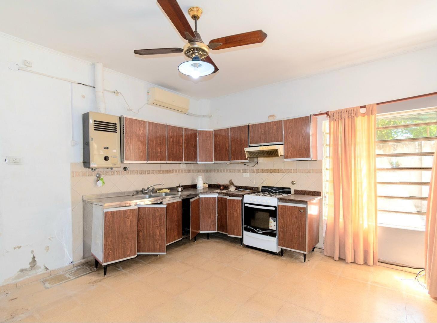 Foto de CASA DE 4 DORMITORIOS Y COCHERA EN BARRIO AL FLORIDA, imagen 1