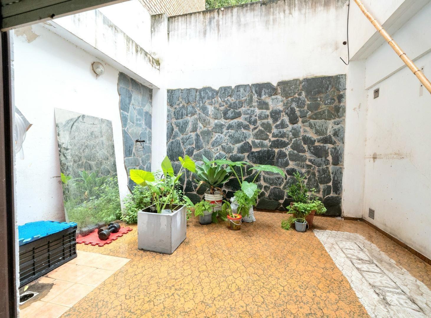 Foto de CASA DE 3 PLANTAS EN VENTA CON PATIO Y TERRAZA ITALIA 112, imagen 1