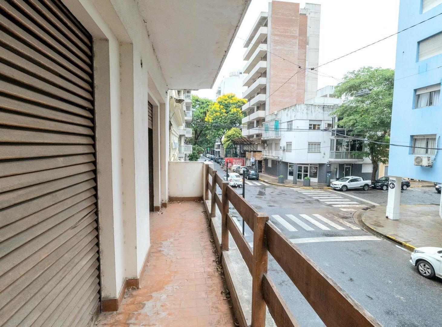 Foto de CASA DE 3 PLANTAS EN VENTA CON PATIO Y TERRAZA ITALIA 112, imagen 4