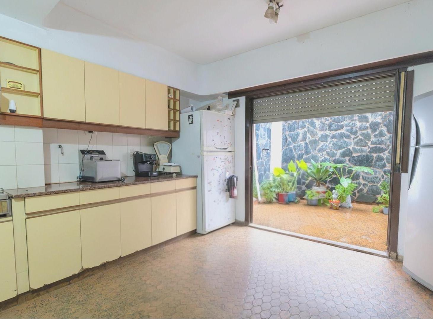 Foto de CASA DE 3 PLANTAS EN VENTA CON PATIO Y TERRAZA ITALIA 112, imagen 3