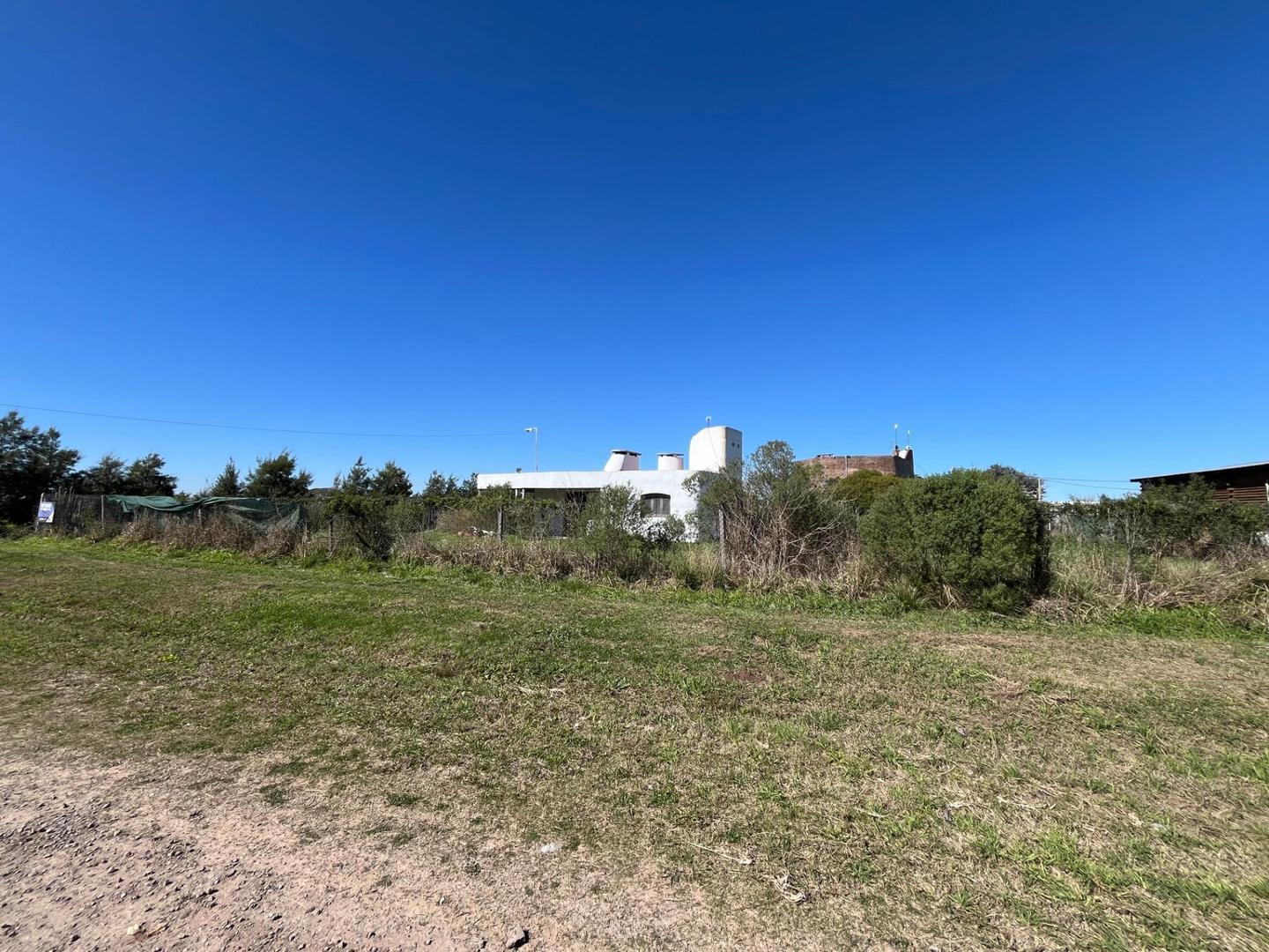 CASA 2 AMBIENTES EN FUNES TOWN - AMPLIO TERRENO DE 860 M2