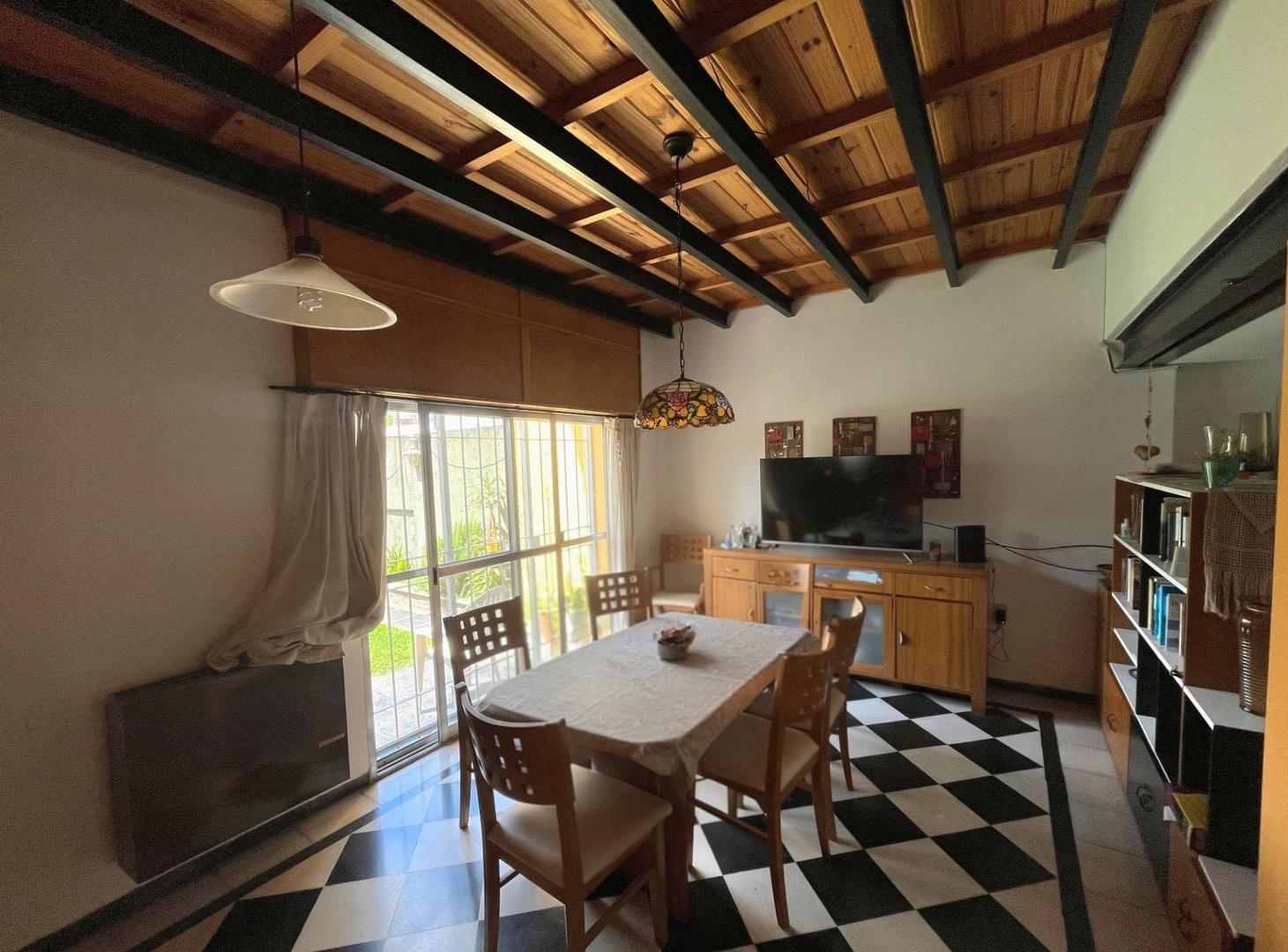 Foto de Excelente Casa de 3 Dormitorios con Cochera en venta, imagen 3