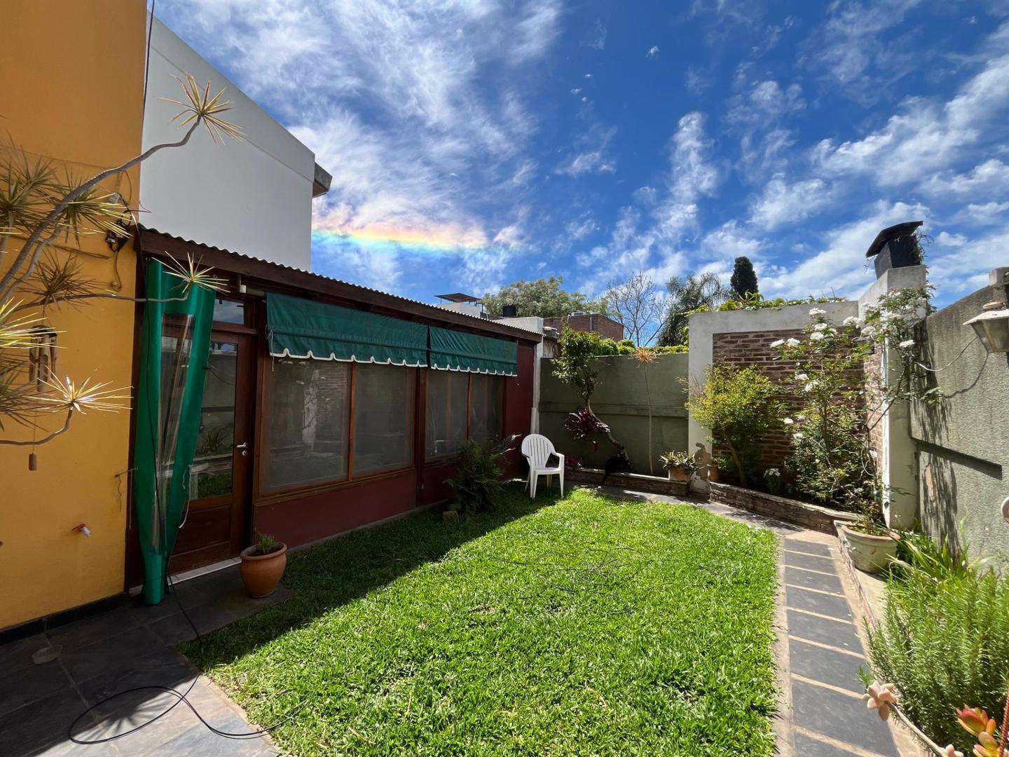 Excelente Casa de 3 Dormitorios con Cochera en venta