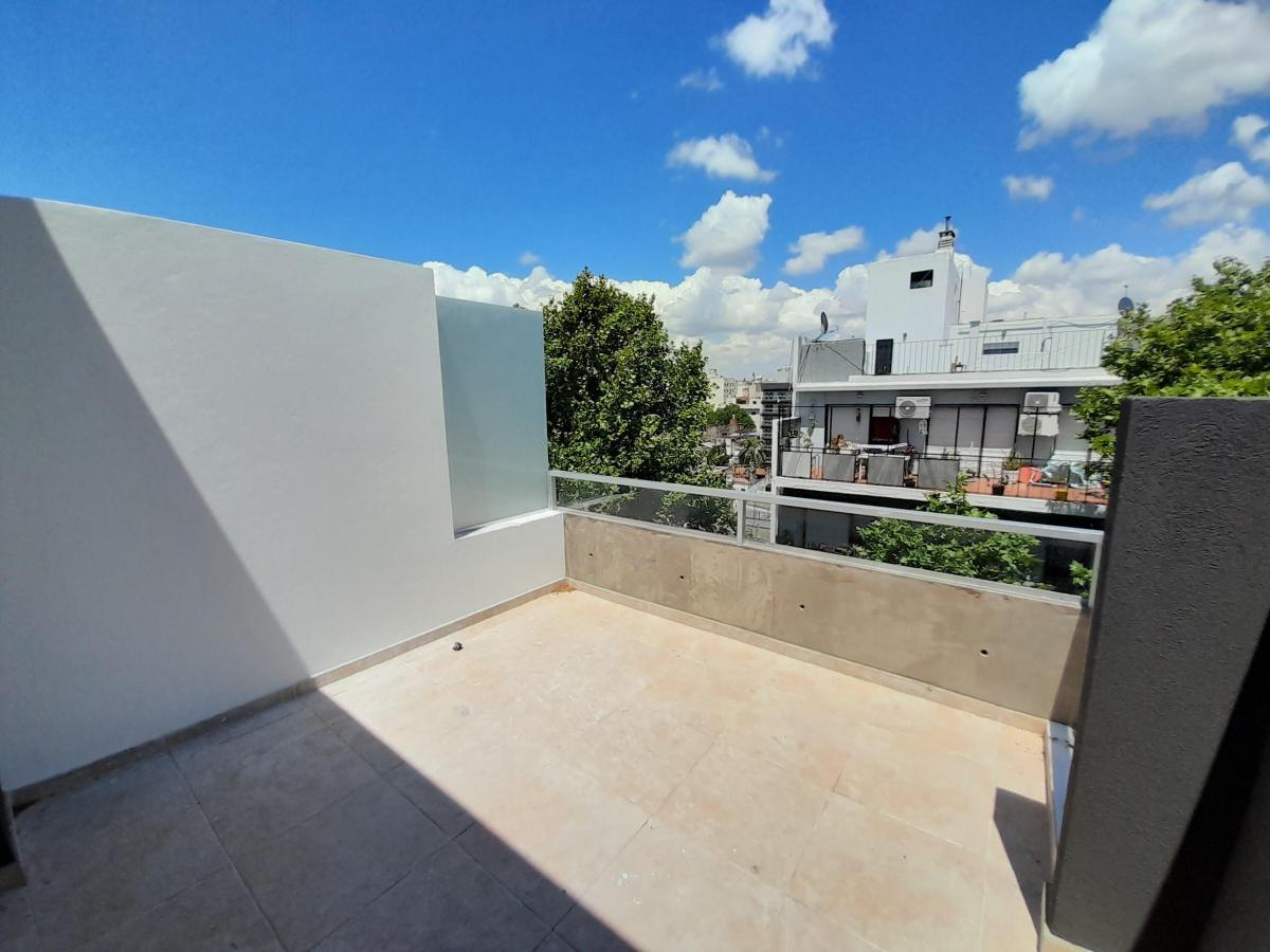 Enorme Dos Ambientes Al Frente - Departamento 705 5
