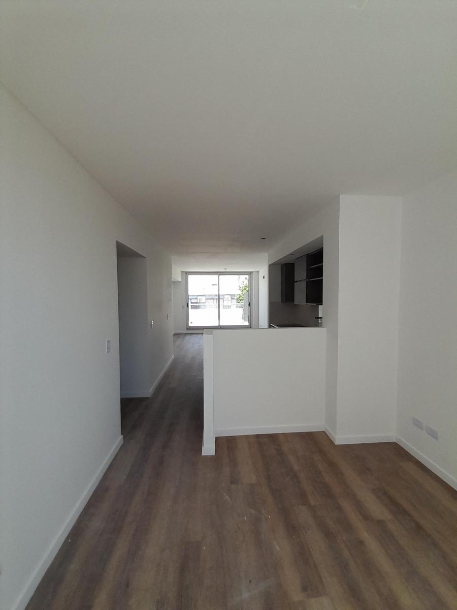 Enorme Dos Ambientes Al Frente - Departamento 705 4