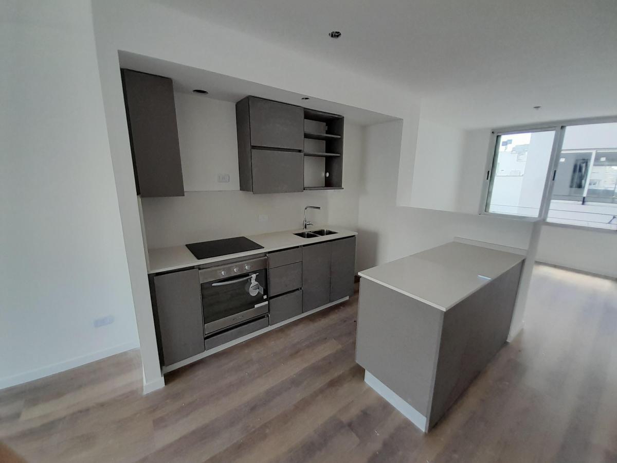 Enorme Dos Ambientes Al Frente - Departamento 705 3
