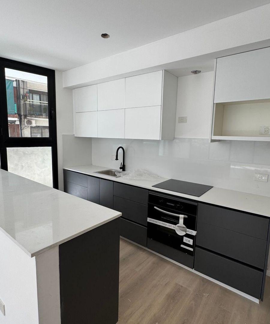 ENORME Departamento al Frente - 4 AMBIENTES