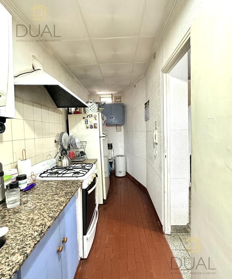 Foto de VENTA DEPARTAMENTO DÚPLEX 2 DORMITORIOS CON PATIO Y PARRILLERO – APTO CRÉDITO ZONA CENTRO, imagen 4