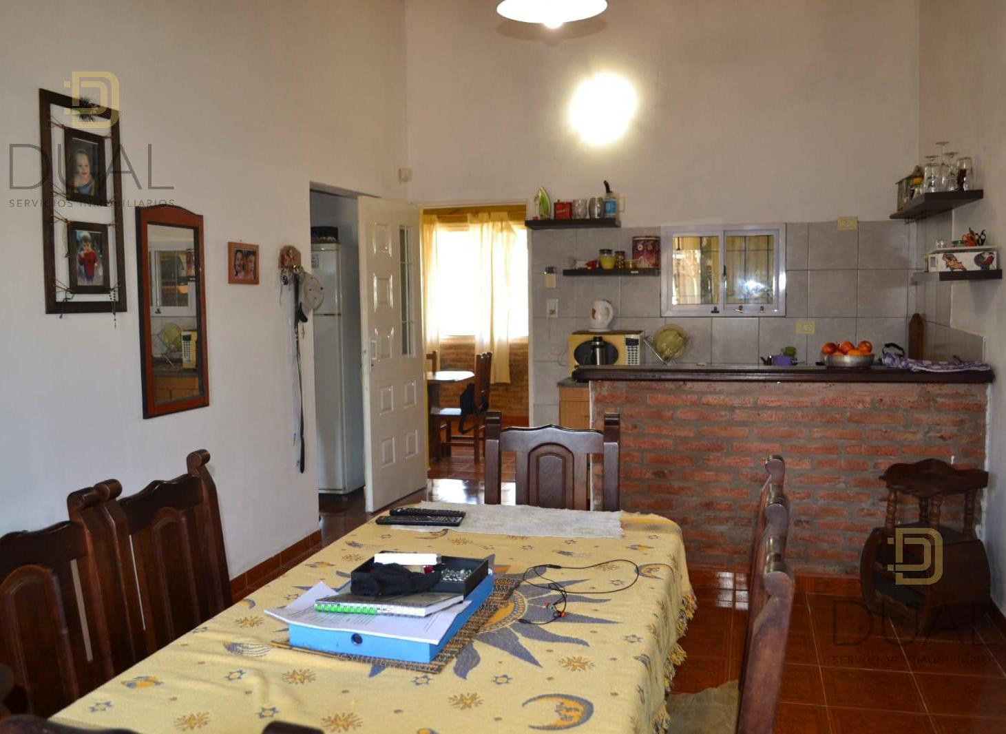 Foto de VENTA CASA UN DORMITORIO CON AMPLIO PATIO Y QUINCHO EN ROLDÁN, imagen 1