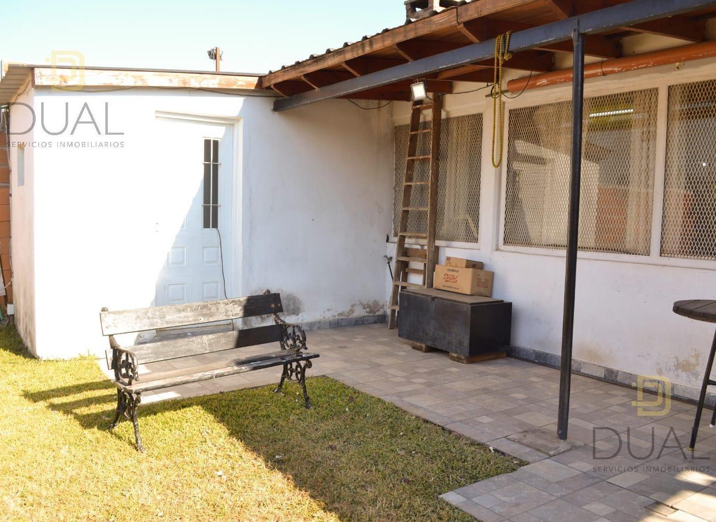 Foto de VENTA CASA UN DORMITORIO CON AMPLIO PATIO Y QUINCHO EN ROLDÁN, imagen 4