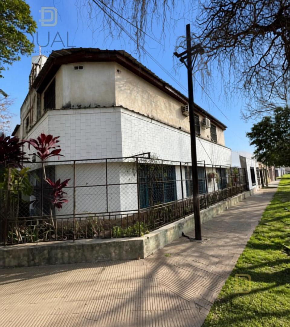 Foto de VENTA CASA 4 DORMITORIOS CON COCHERA Y PARRILLERO – ZONA URIBURU, imagen 5