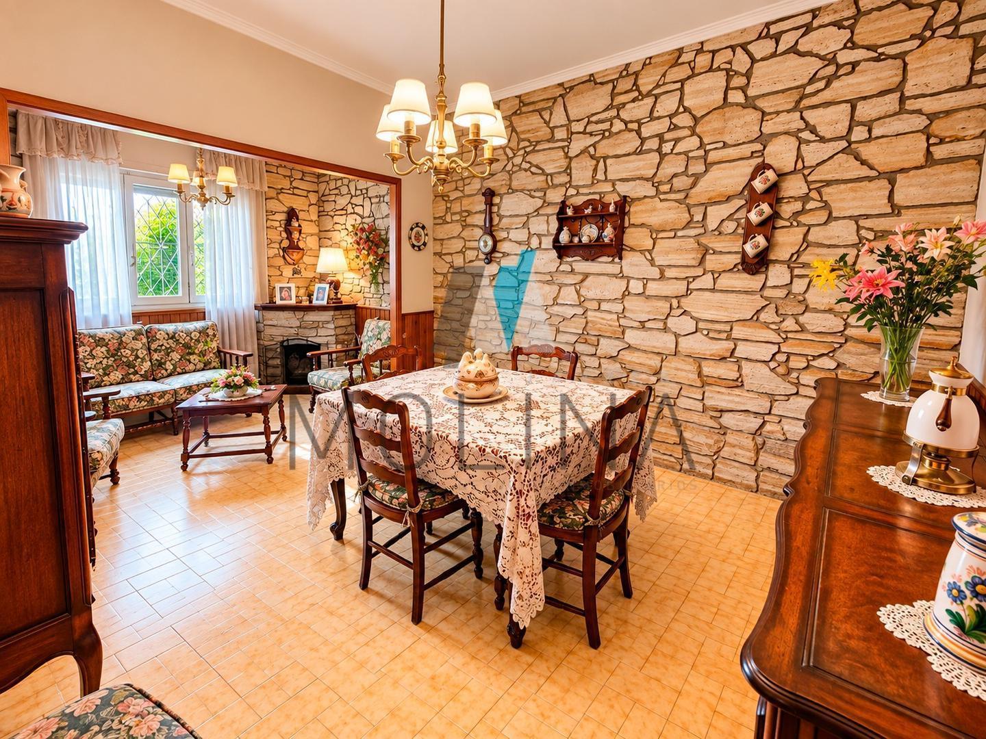 Foto de Venta de Chalet en Planta Baja de 4 amb en Castelar Norte, imagen 3