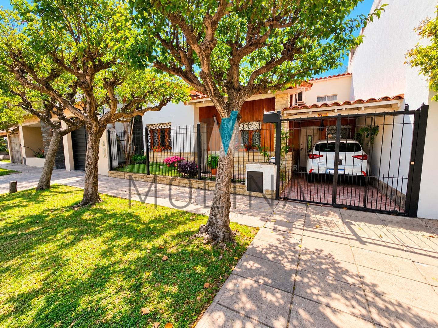 Foto de Venta de Chalet en Planta Baja de 4 amb en Castelar Norte, imagen 1