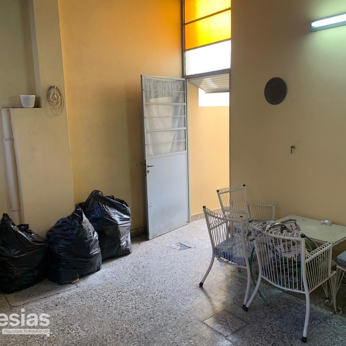 Departamento tipo casa al frente en La Tablada