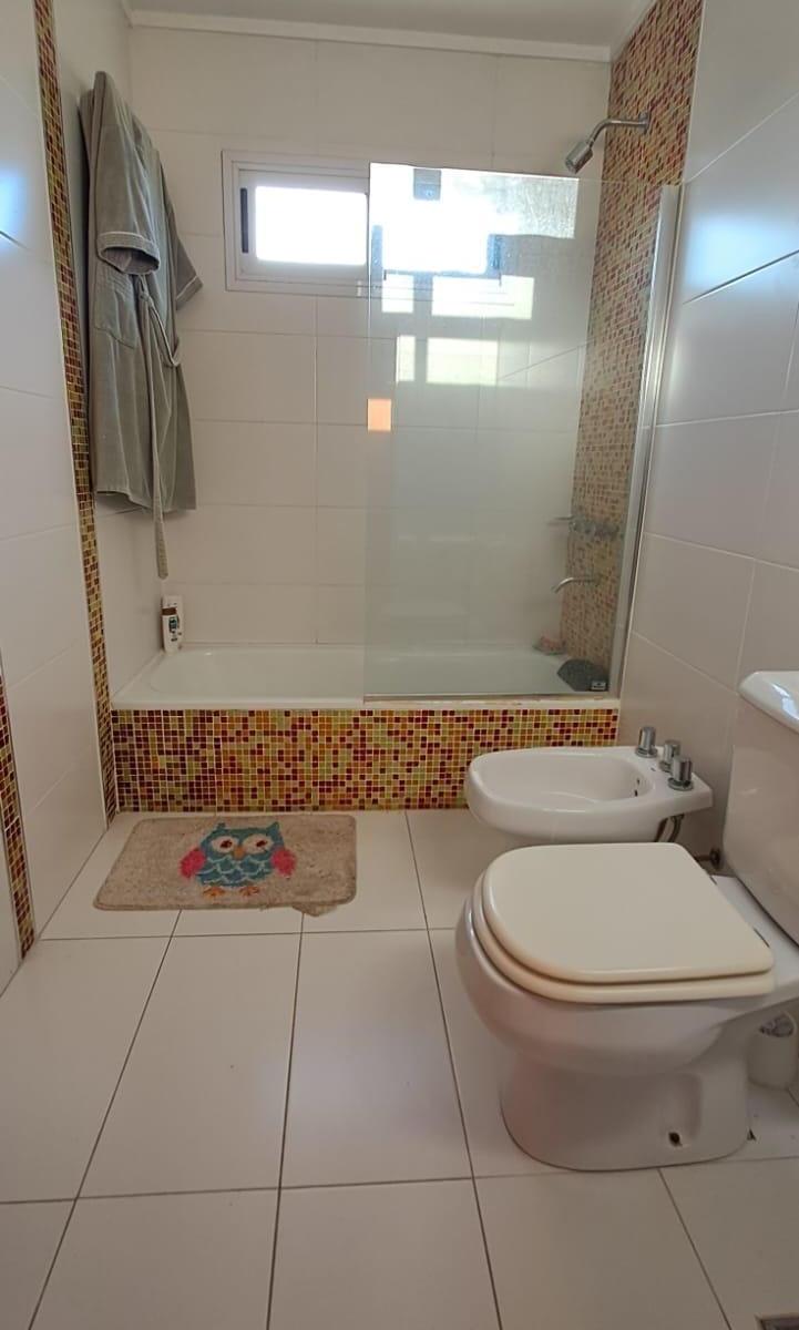 Casa ubicada en Fincas de San Vicente Barrio Chacras