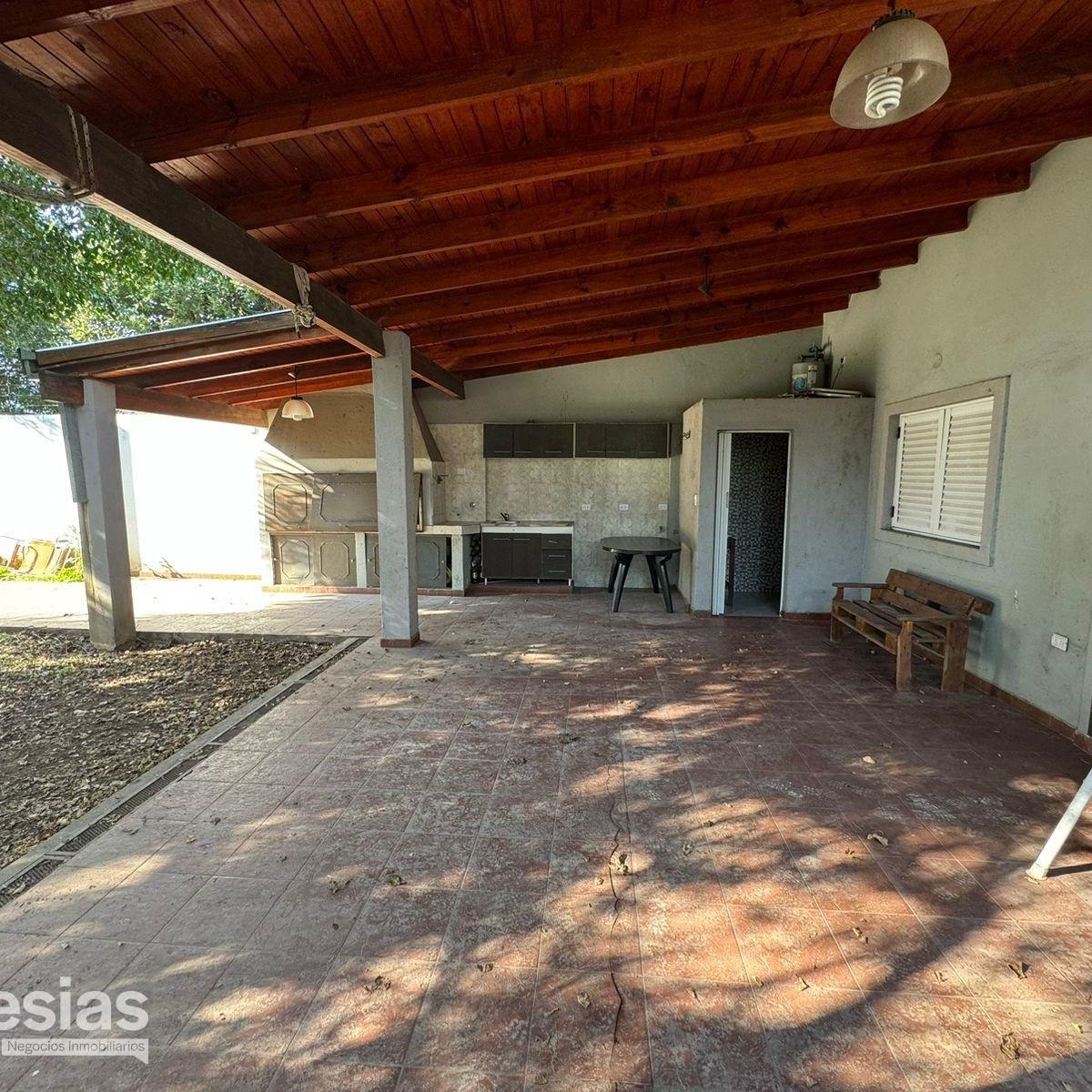 Foto de Casa de 5 ambientes con piscina en Tapiales, imagen 5