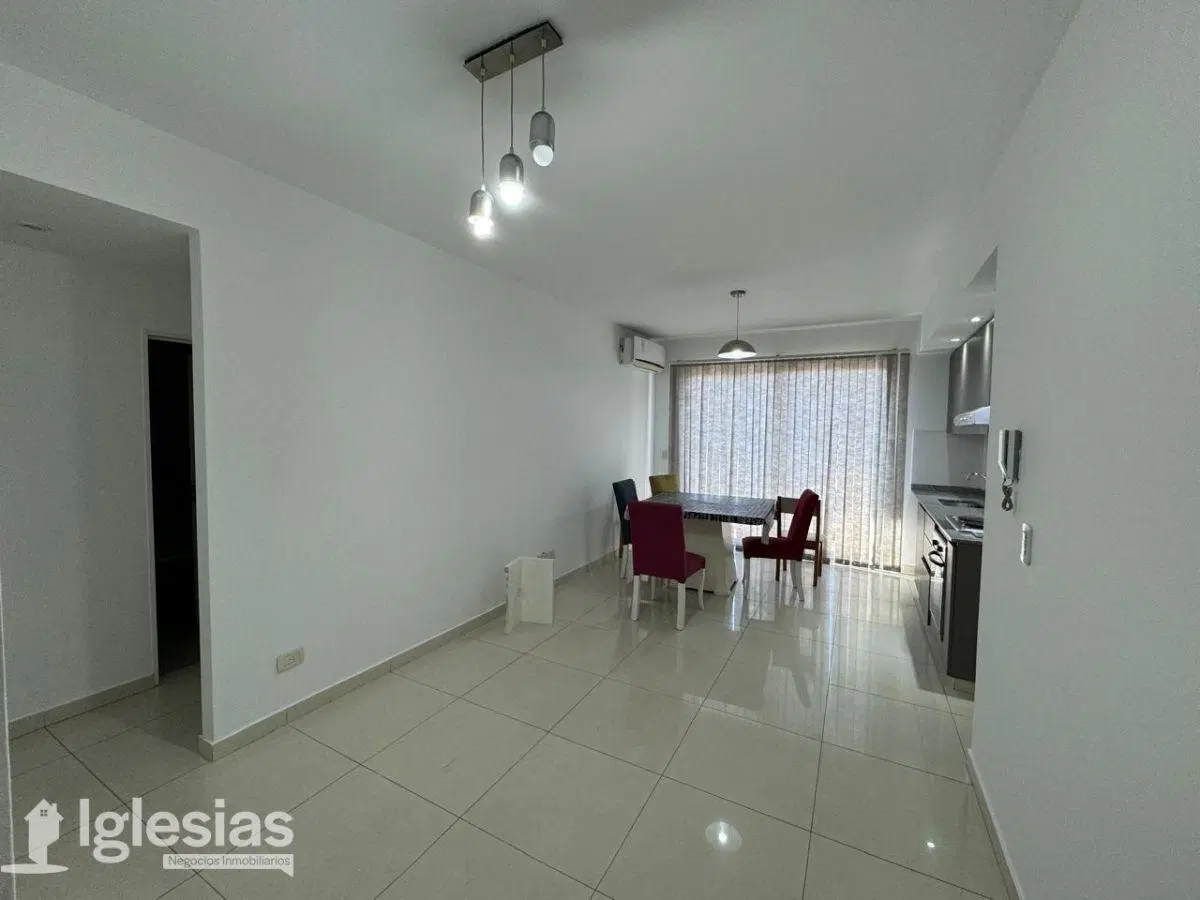 Departamento de 2 amb con terraza en Tapiales 1