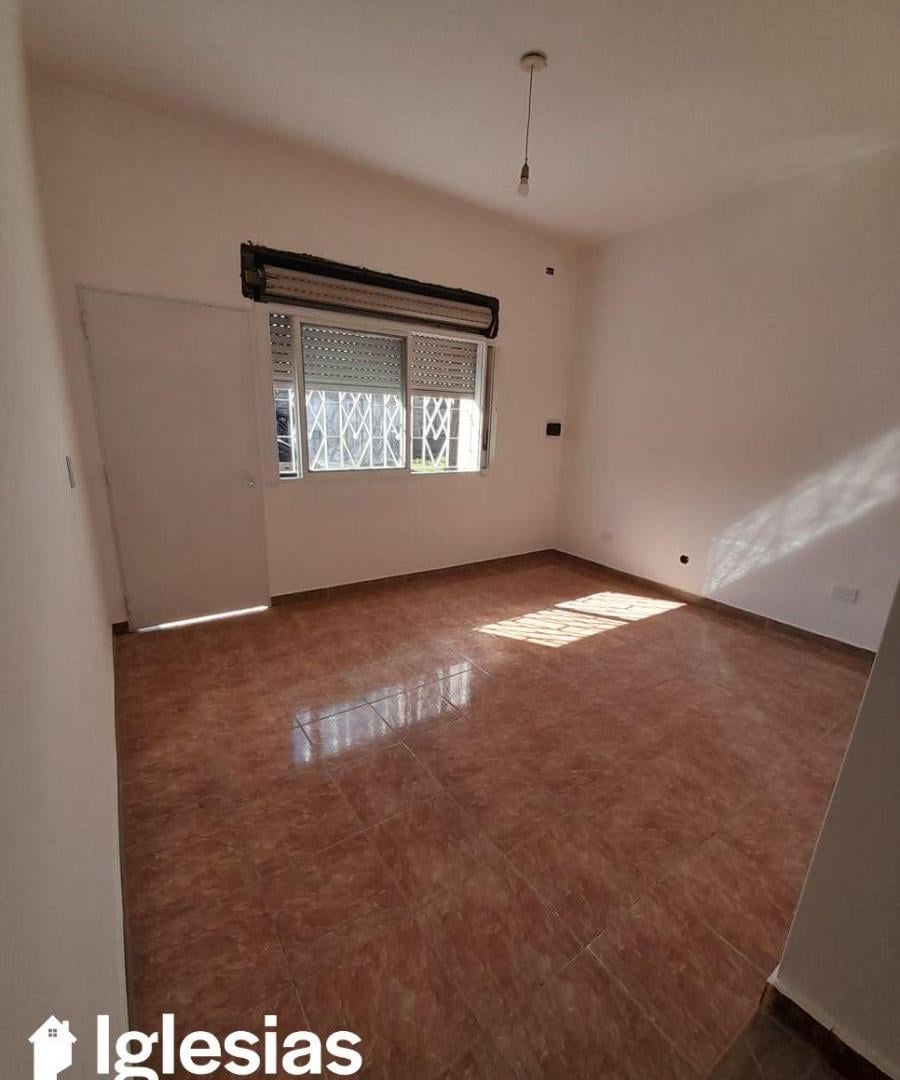 Foto de Departamento tipo casa de dos ambientes en La Tablada, imagen 1