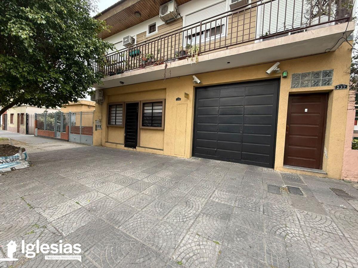 Foto de Departamento tipo casa de 3 ambientes al frente en Tapiales, imagen 2