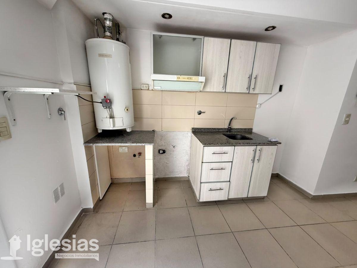 Foto de Departamento de 2 ambientes con patio en Tapiales, imagen 3