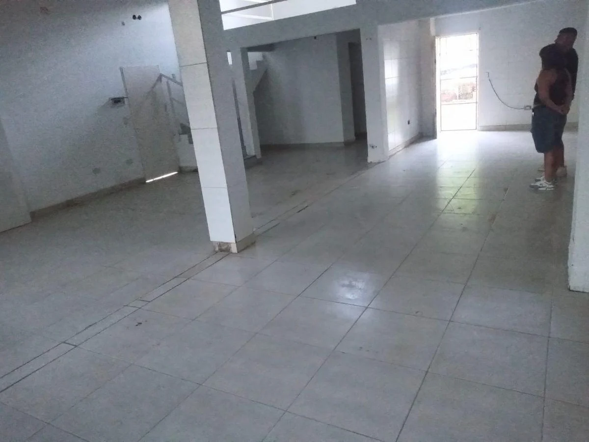 Foto de LOCALEN EN ALQUILER BURZACO LONGCHAMPR, imagen 3