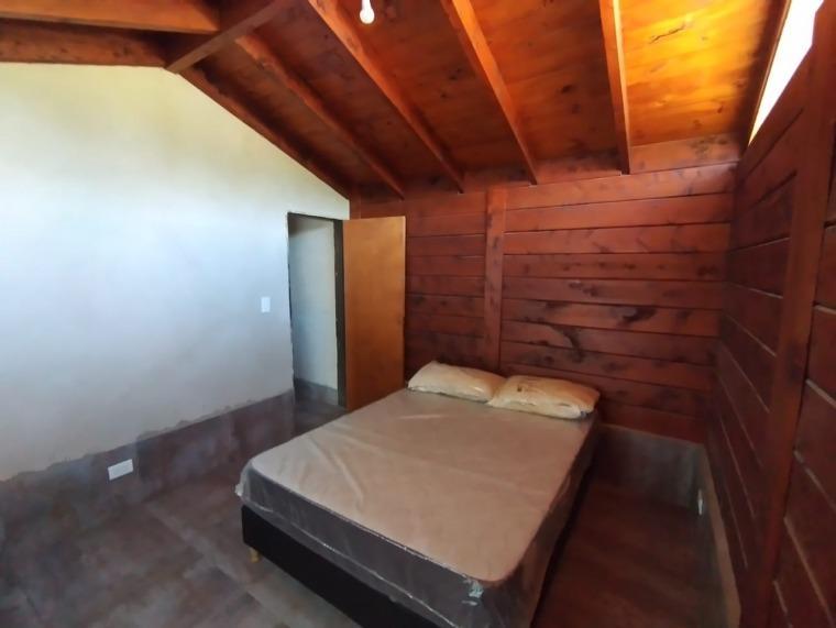 En venta cabaña de troncos en barrio Capilla Vieja