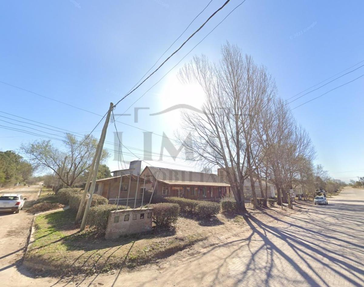 Se Vende 4 Locales Comerciales + Casa 2