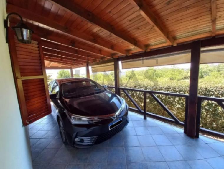 Amplio Chalet con Vistas a Las Sierras 1