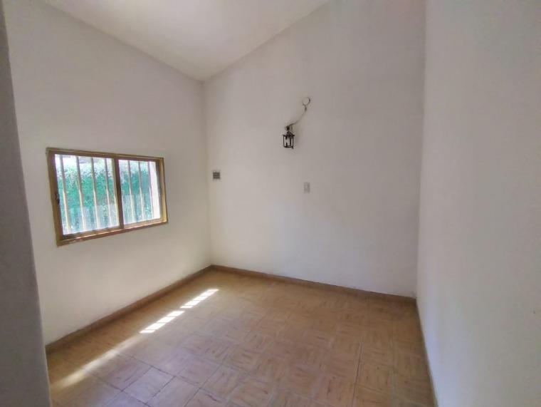 Casa con Amplio Parque a Sólo 150 m del Río 2