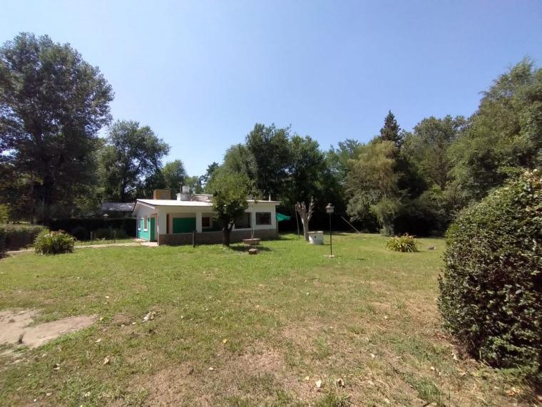 Casa con Amplio Parque a Sólo 150 m del Río 4