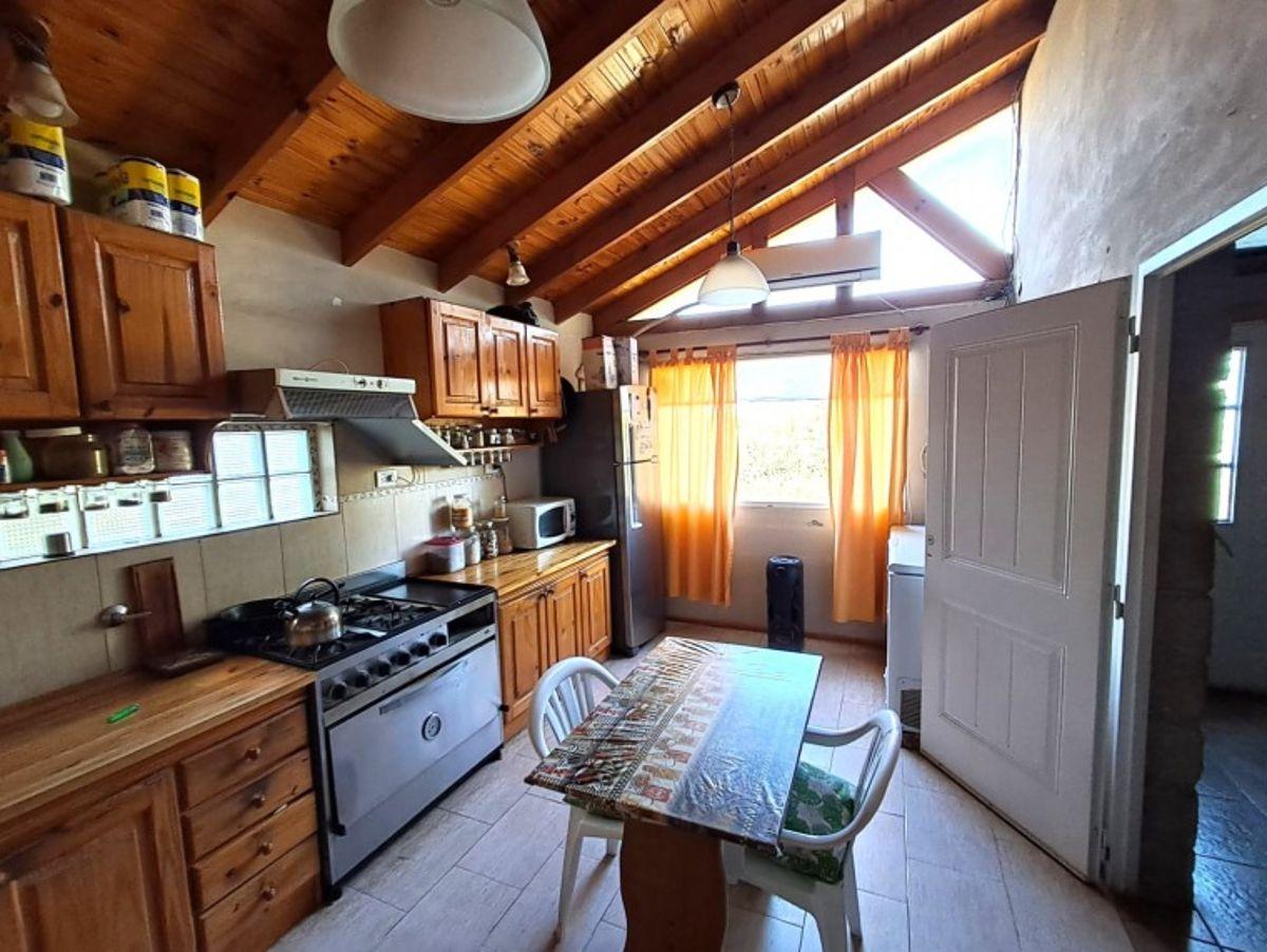 Foto de Casa con proyecto de cabañas en terreno de 2.037m2, imagen 3