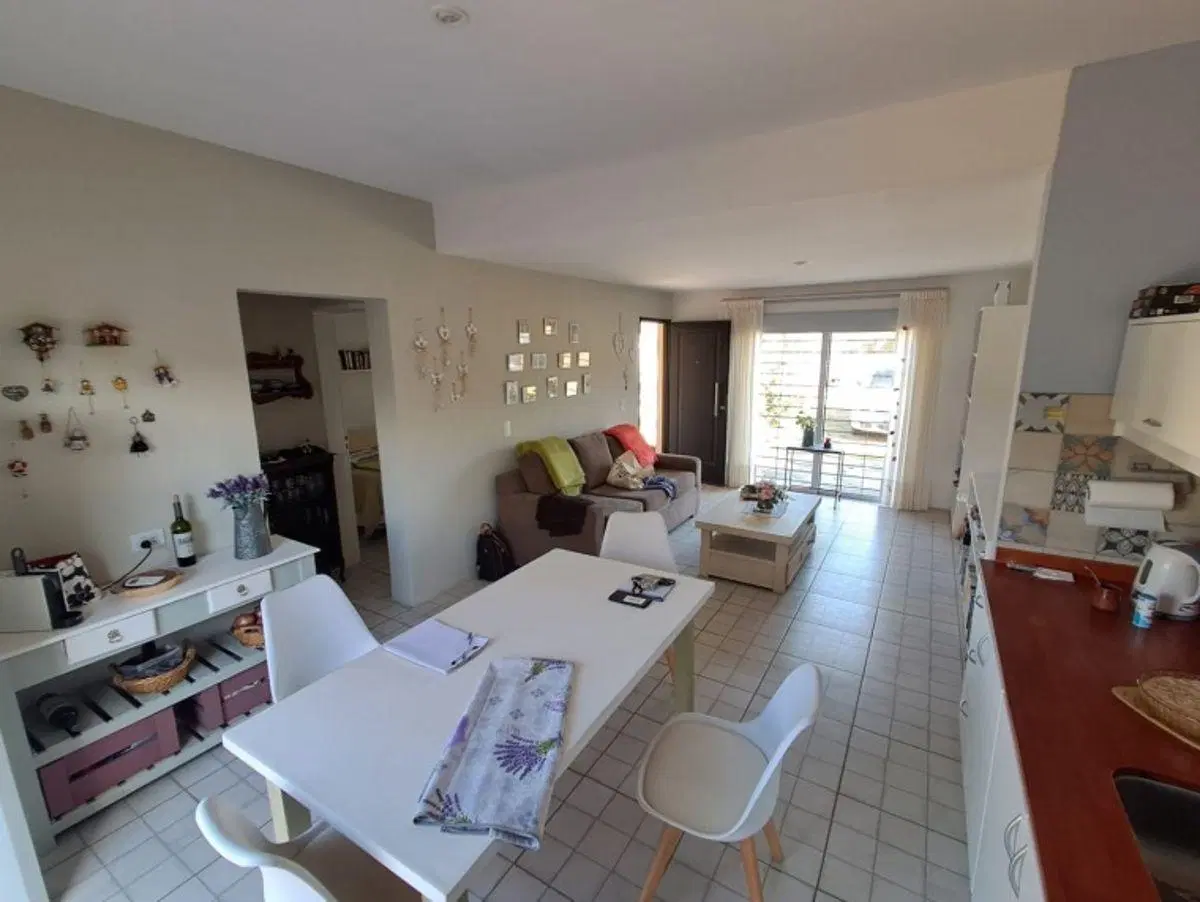 Depto. tipo casa en Villa Gral. Belgrano 1