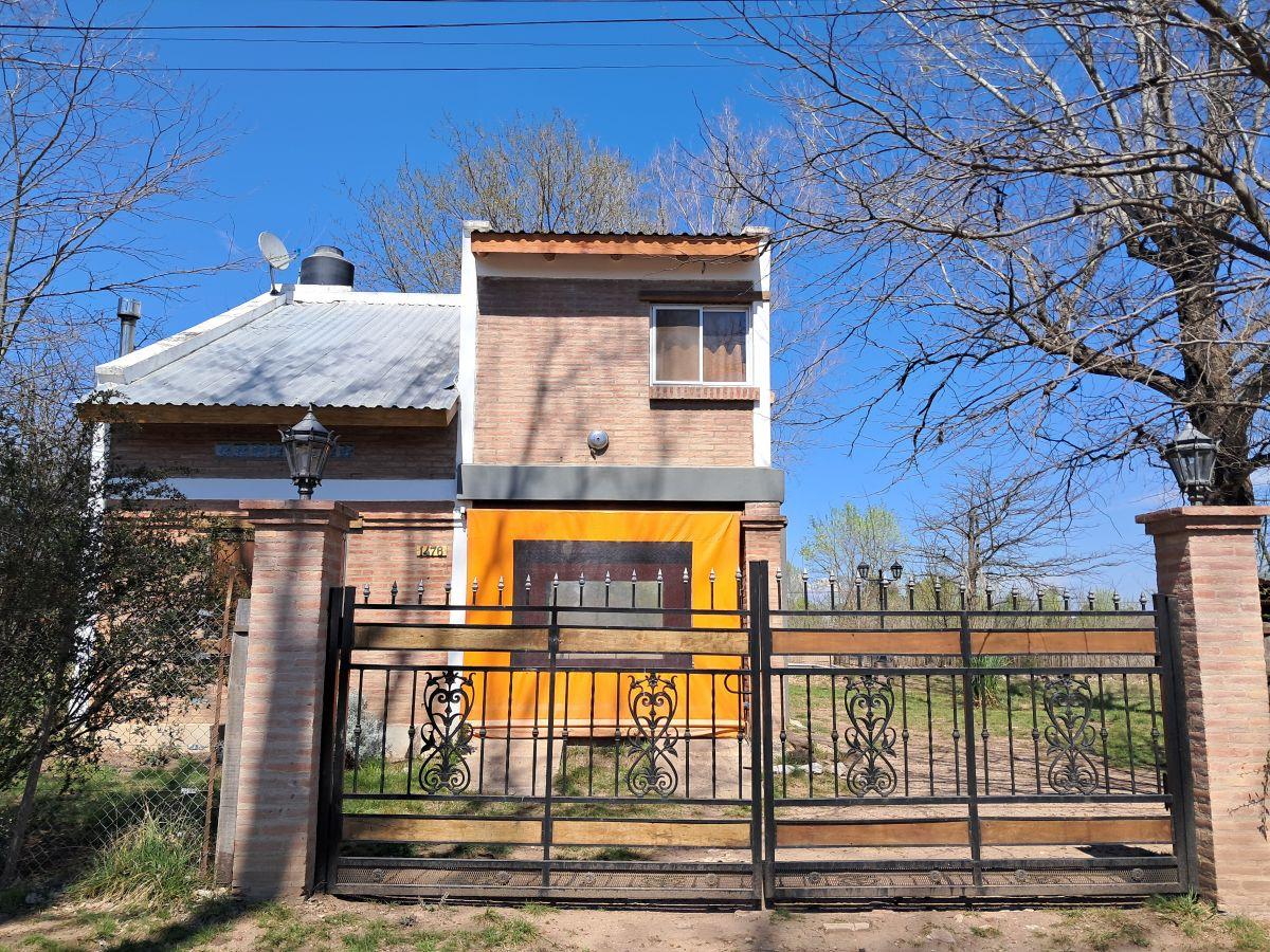 Foto de Casa con pileta y amplio parque, imagen 2
