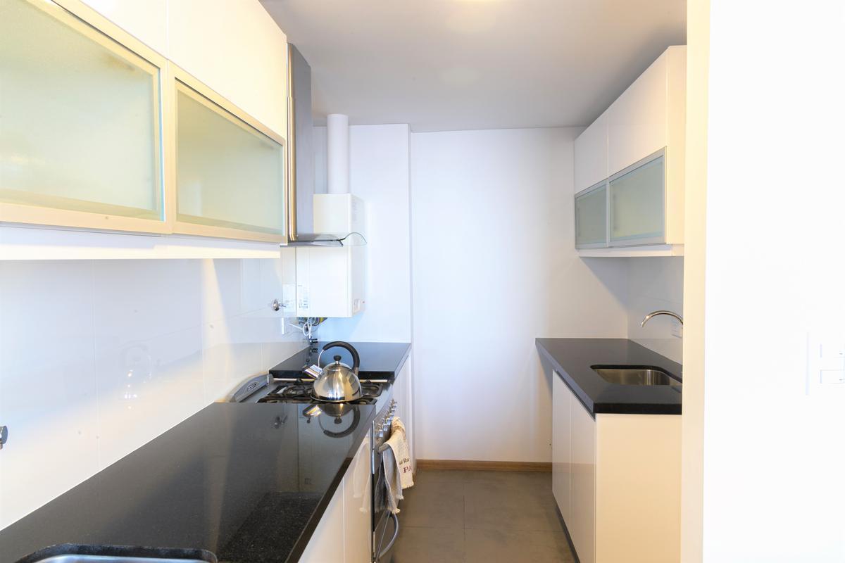 Departamento con Cochera Doble y Baulera - Centro 4