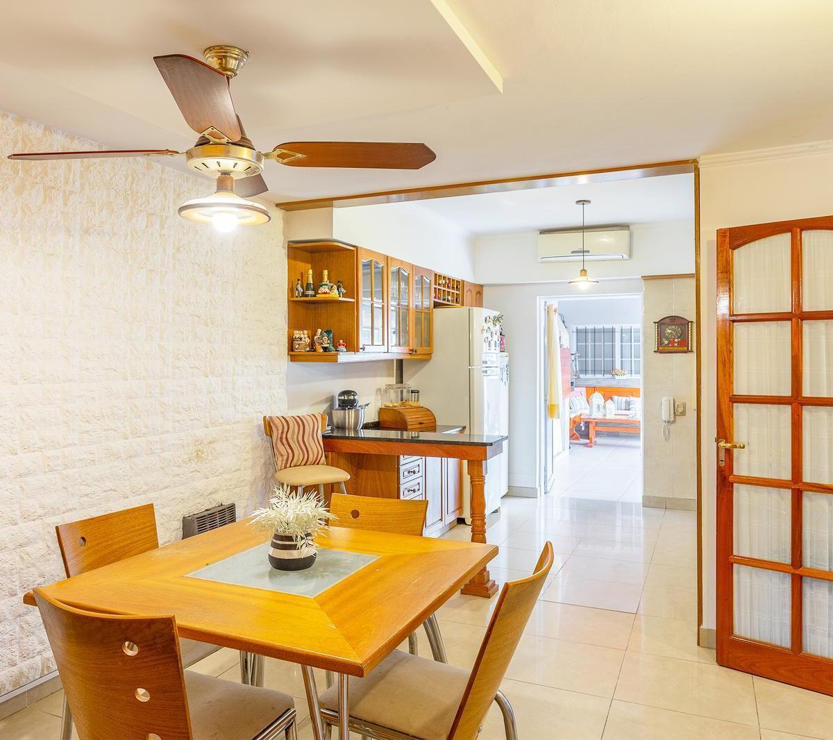 Casa en Venta 3 Dorm. Jardín con Pileta Baigorria 2