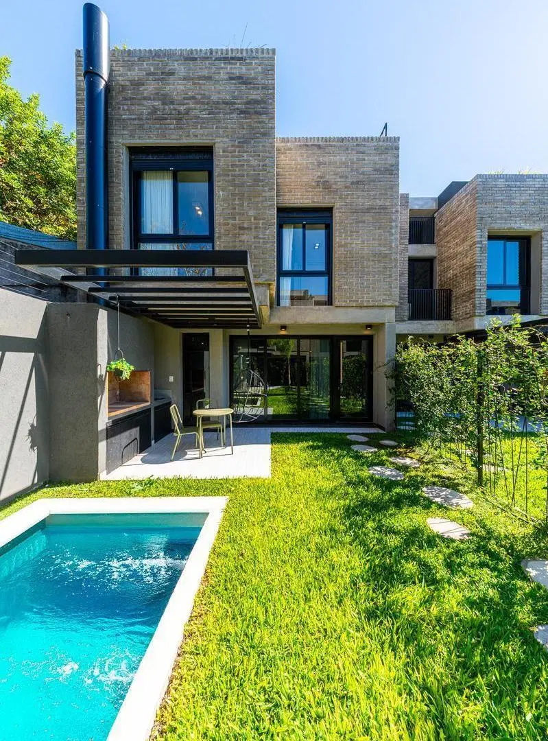 Hermosa unidad PH de 4 dormitorios con patio- Fisherton 1