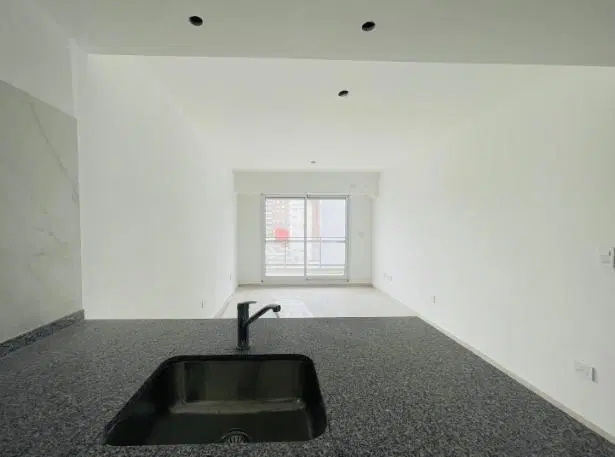 Departamento monoambiente con patio en venta Lourdes Rosario 3