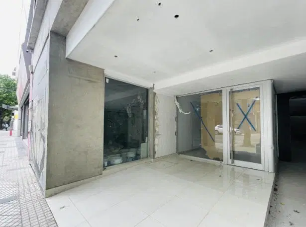 Departamento monoambiente con patio en venta Lourdes Rosario 4
