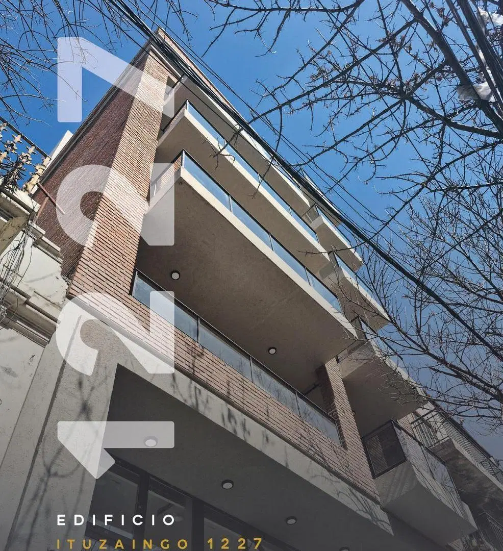 Departamento en venta dos dormitorios con balcon frente y terraza Abasto Rosario 3